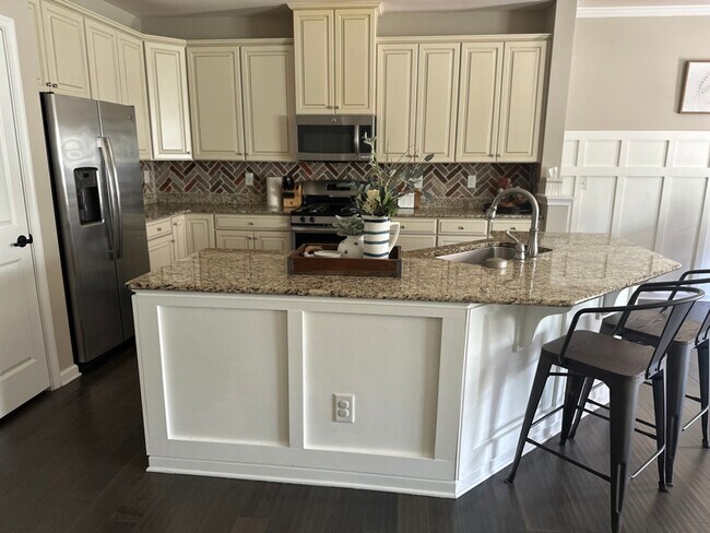 Building Photo - 6834 Colonial Garden Dr