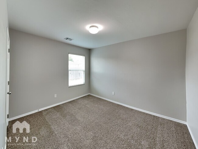 Building Photo - 10001 Sussex Pl