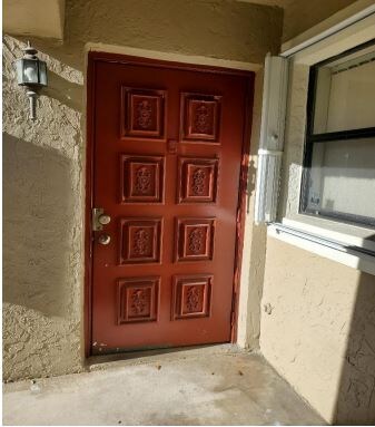 Building Photo - 9665 Riverside Dr