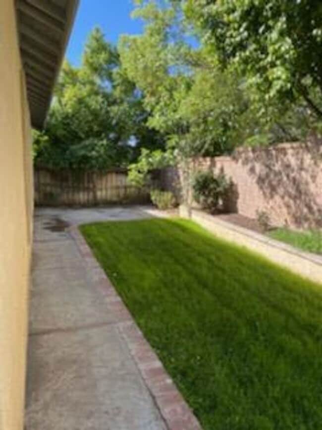 Building Photo - Beautiful Single Level Home in Paseo del Sol with 3 Bedrooms and Office/Den