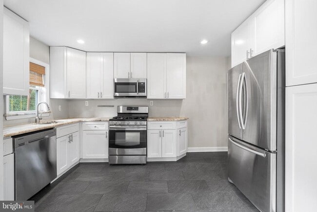 Building Photo - 630 Naylors Run Rd