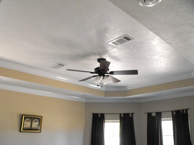 Building Photo - 147 Smithbrook Rd