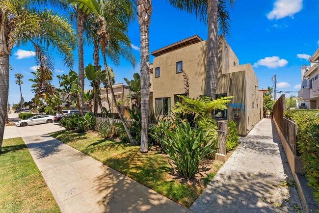 Building Photo - 4870 Santa Cruz Ave