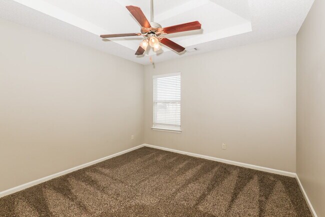 Building Photo - 7796 Newbury Dr