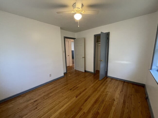 Building Photo - SPACIOUS BRICK RANCH in GOLDSBORO! 4 BR, 2 BA - FENCED-IN YARD *Convenient to SJAFB*