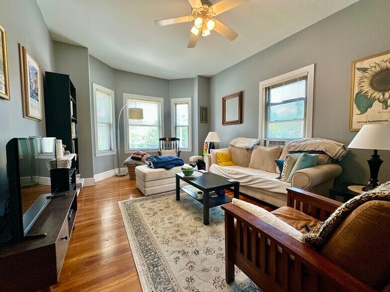 Primary Photo - 512 Centre St