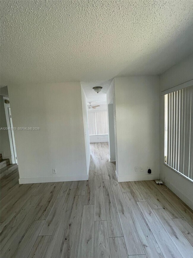 Building Photo - 2580 Coral Springs Dr