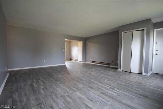 Building Photo - 300 Northland Dr
