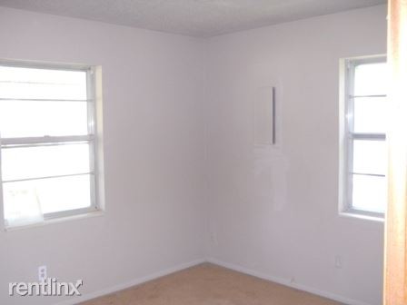 Building Photo - 3 br, 1 bath House - 637 S Miller Rd