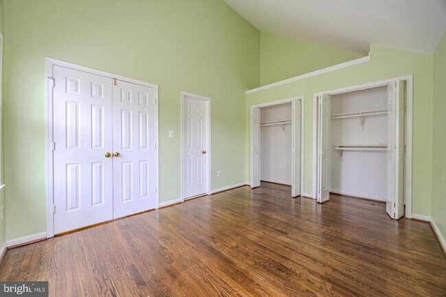 Building Photo - 8200 Maple Ridge Ave