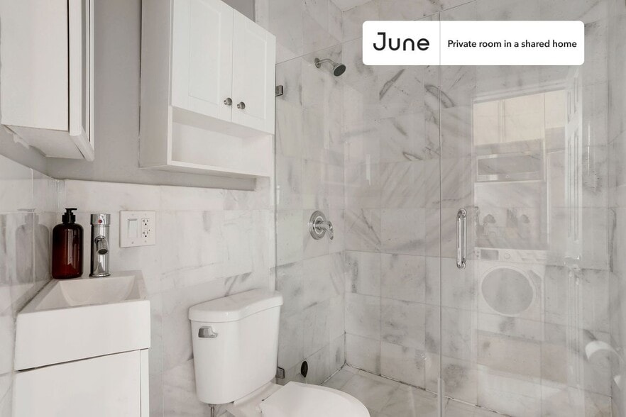 Building Photo - Room in Shared 2 bed/1 bath home