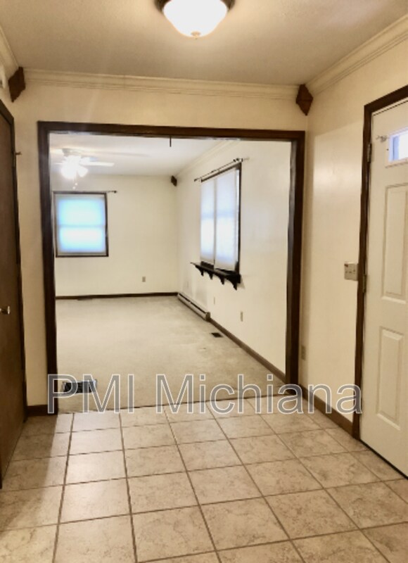 Building Photo - 52554 Kenilworth Rd