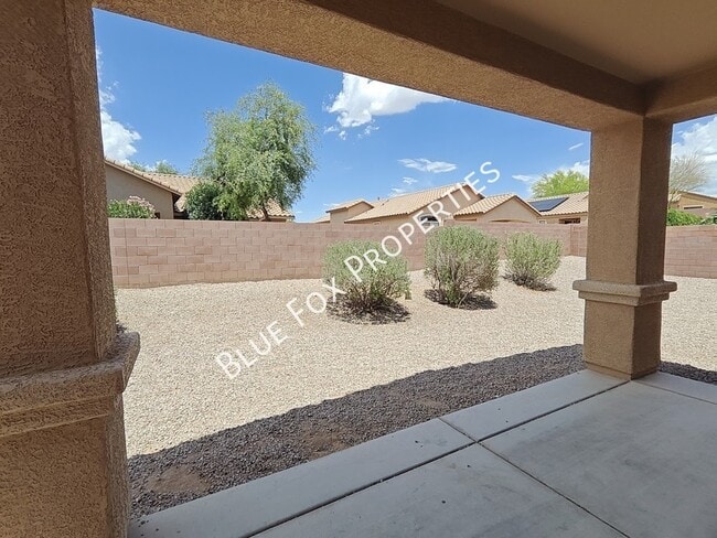 Building Photo - 324 N Oak Tree Canyon Loop