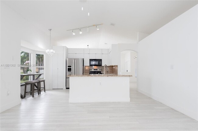 Building Photo - 1901 SW 129th Terrace