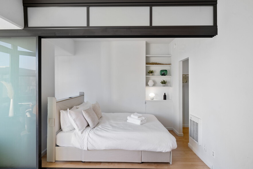 Building Photo - 1 Daniel Burnham Court