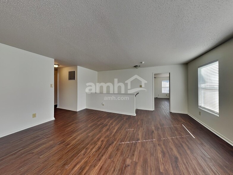 Building Photo - 10286 Butler Dr