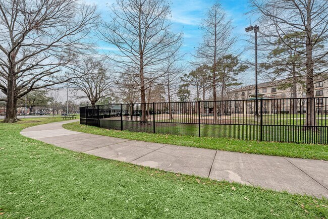 Building Photo - 661 Bering Dr