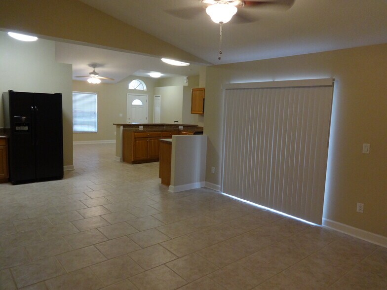 Building Photo - 1242 Dunbridge St