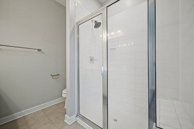 Building Photo - Luxurious 3-bedroom 2.5 bath townhome with Garage in Chesapeake