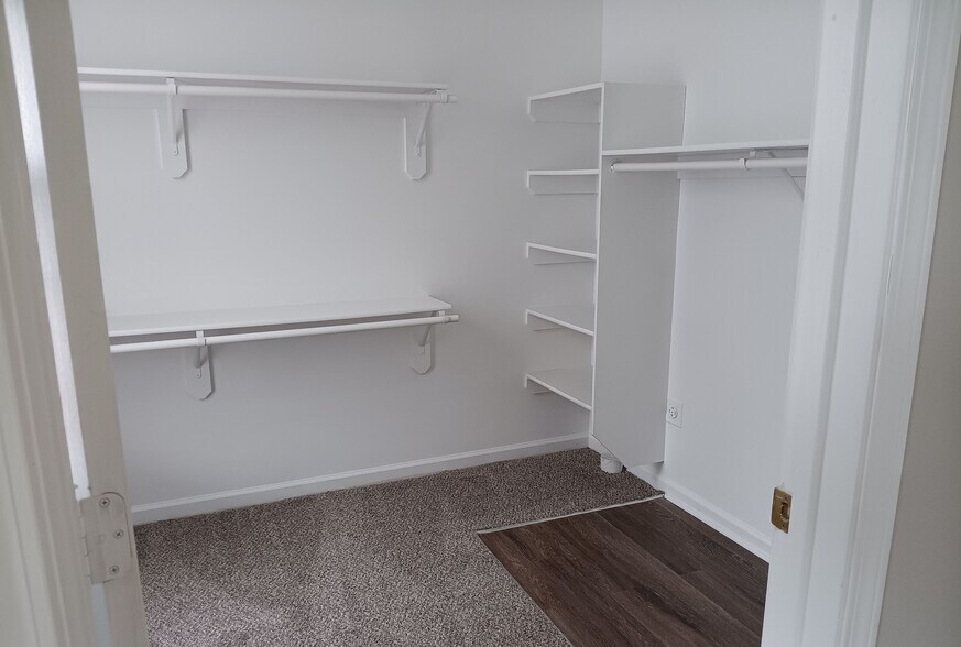 Building Photo - Southwind Lakes Apartments