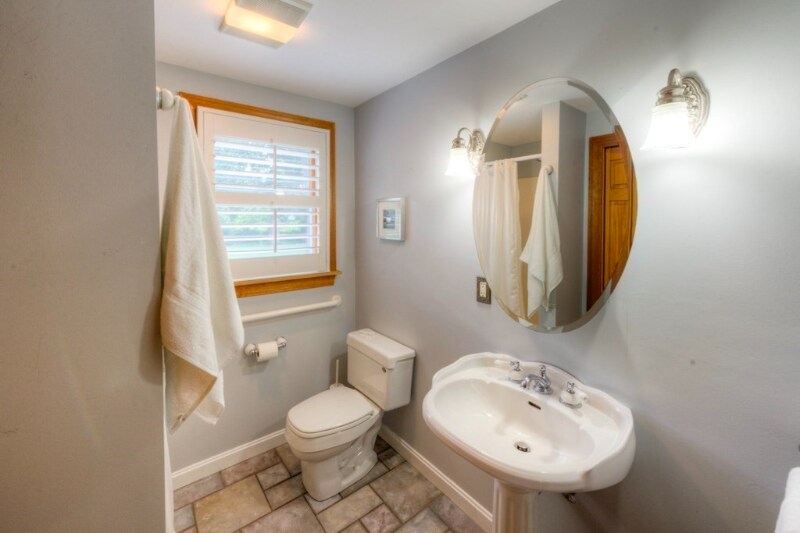 Building Photo - 20 Falcon St