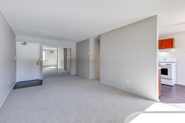 2BR, 1BA - 800SF - Living Room - Parkview Apartments