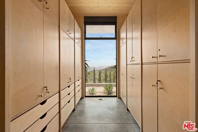 Building Photo - 20485 Medley Ln