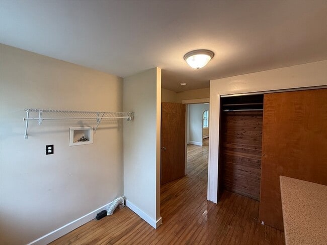Building Photo - 84 Emerald Rd