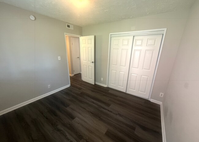Building Photo - 4210 Huntington Ave