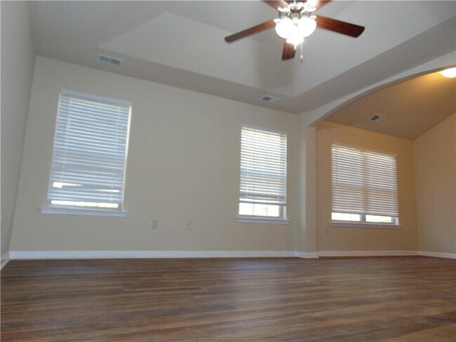 Building Photo - 1320 Napa Valley Dr SW