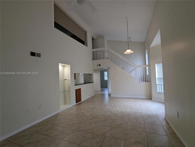 Building Photo - 15201 Glenmoor Dr