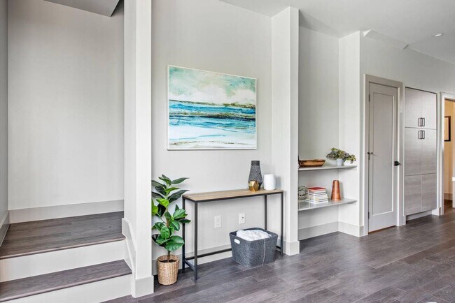 Building Photo - Beautiful Contemporary Home in Cherry Creek