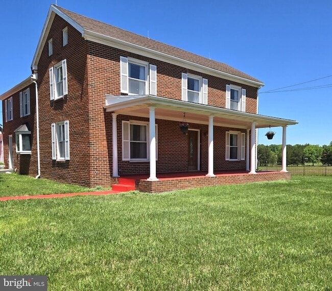 Building Photo - 8293 Leetown Rd