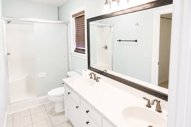 Building Photo - 5601 Country Ridge