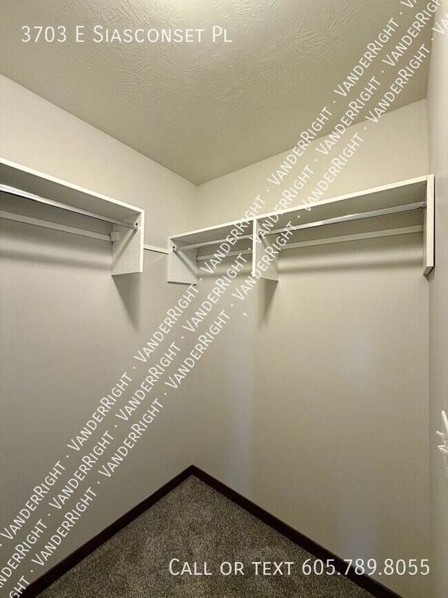 Building Photo - 3703 E Siasconset Pl