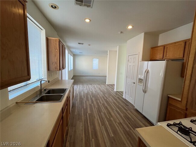 Building Photo - 5519 Amy Lynn St
