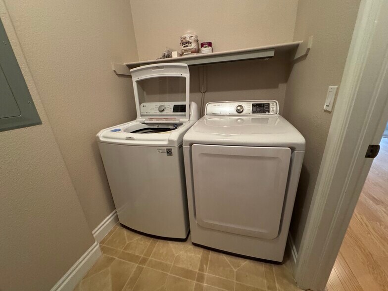 Building Photo - 40 Madison St