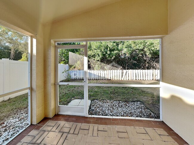 Building Photo - 12061 Winding Woods Way