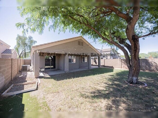 Building Photo - 10960 W Taft St