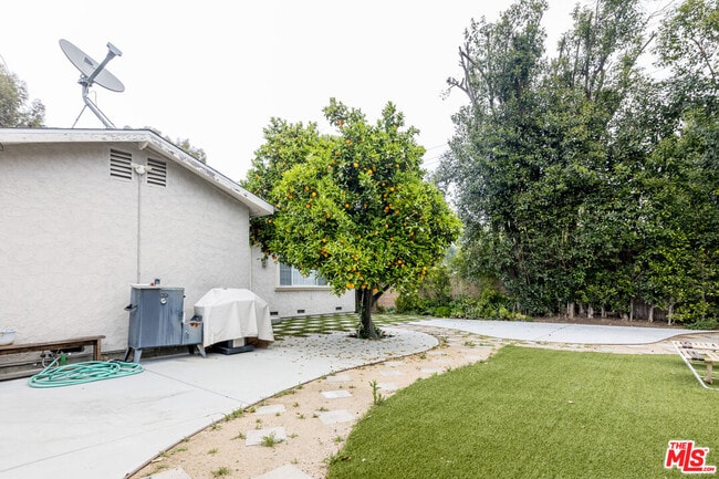 Building Photo - 22022 Lopez St