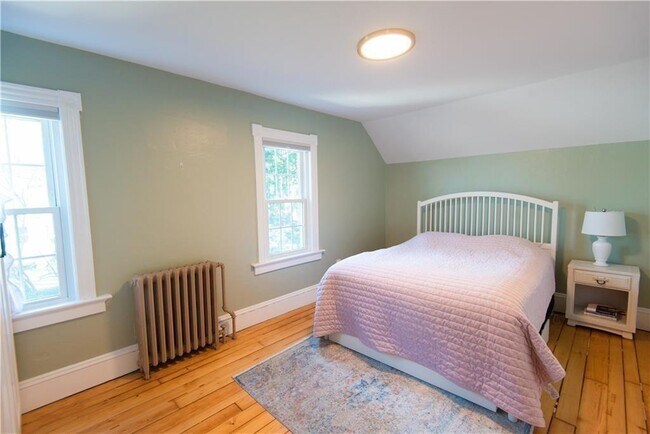 Building Photo - 21 Congdon Ave