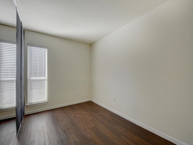 Building Photo - 2512 Durwood St
