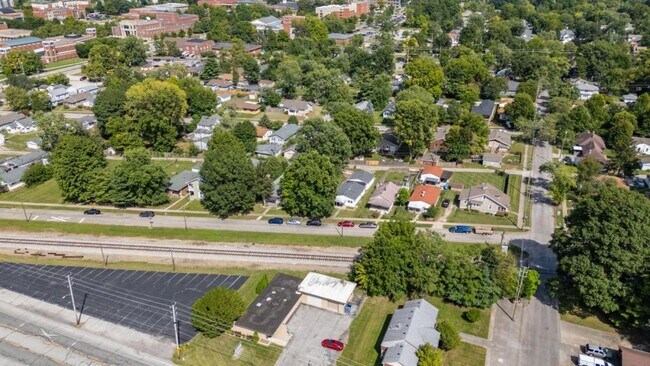 Building Photo - 4109 Weaver Ave