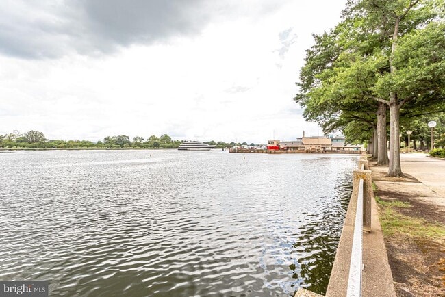 Building Photo - 1425 4th St SW