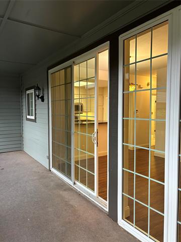 Building Photo - 1720 NE Green Oaks Blvd