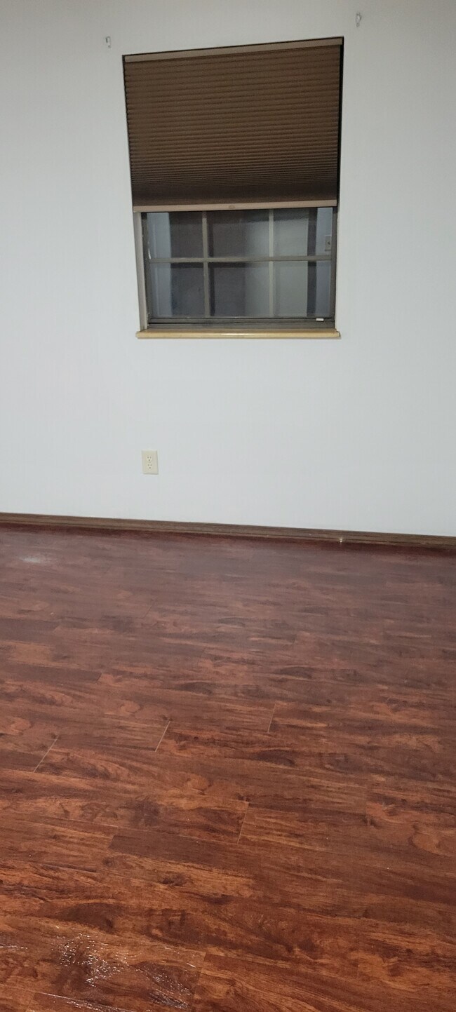 Building Photo - 109 Sunset Dr