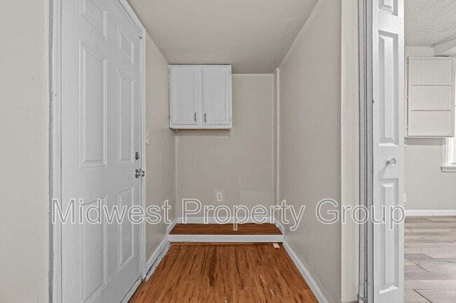 Building Photo - 161 Anistasia Dr