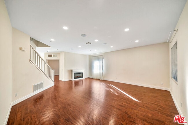 Building Photo - 12440 La Cresta Way