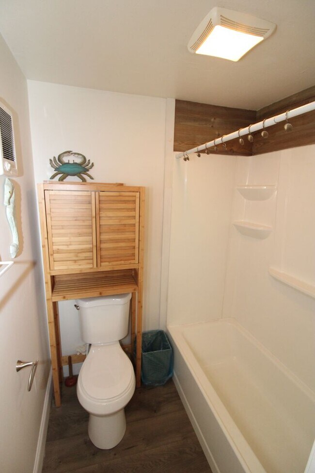 Building Photo - 1 BR/1BA Condo Available- Cricket Brook (D...