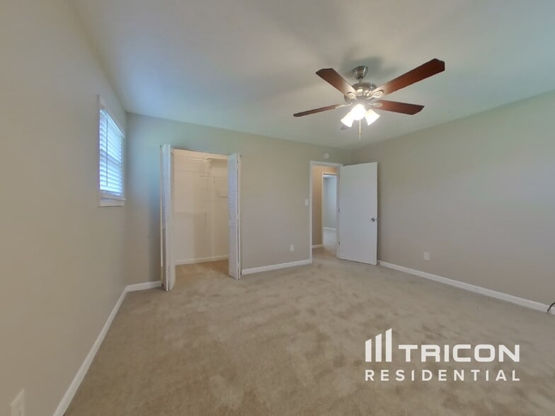 Building Photo - 3150 Colorado Dr
